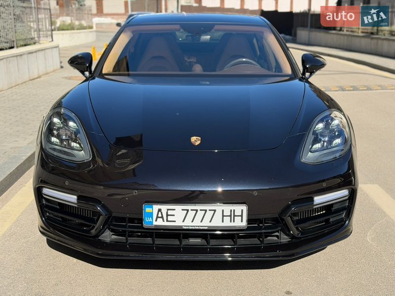 Фастбэк Porsche Panamera 2017 в Киеве