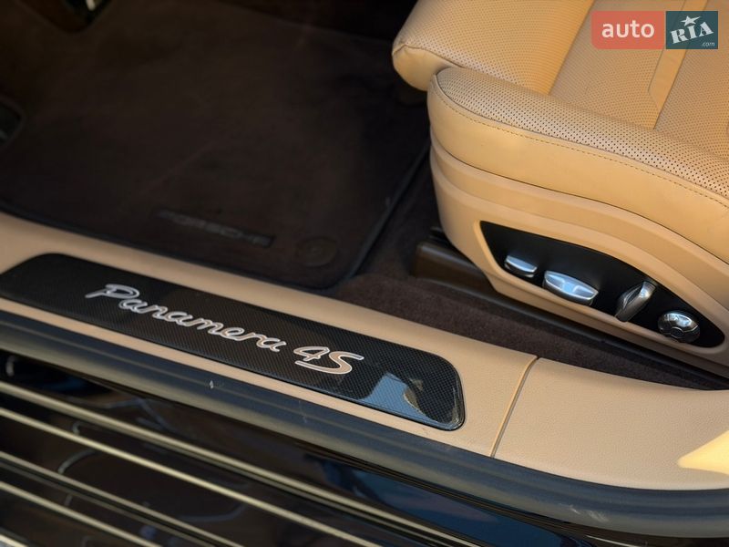 Фастбэк Porsche Panamera 2017 в Киеве