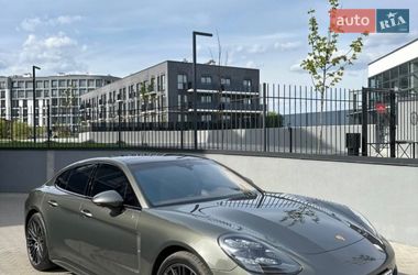 Фастбэк Porsche Panamera 2022 в Киеве
