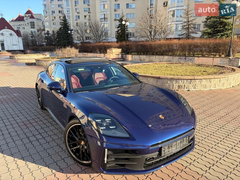 Фастбэк Porsche Panamera 2024 в Киеве