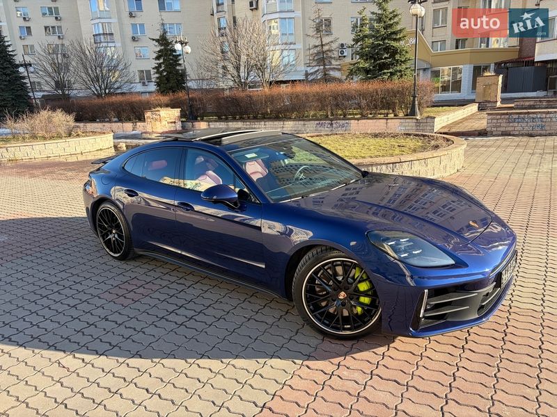 Фастбэк Porsche Panamera 2024 в Киеве