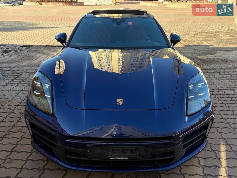 Фастбэк Porsche Panamera 2024 в Киеве