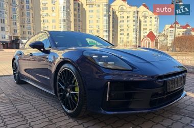 Фастбек Porsche Panamera 2024 в Києві