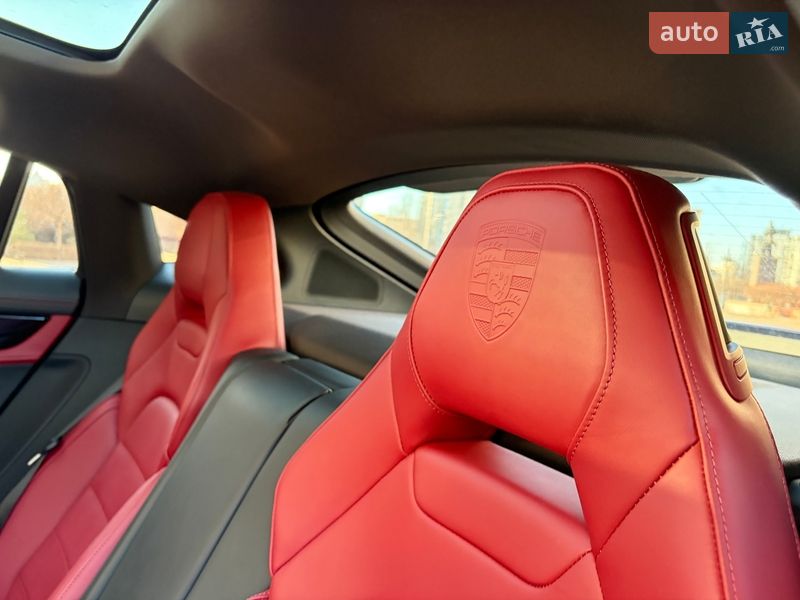 Фастбэк Porsche Panamera 2024 в Киеве