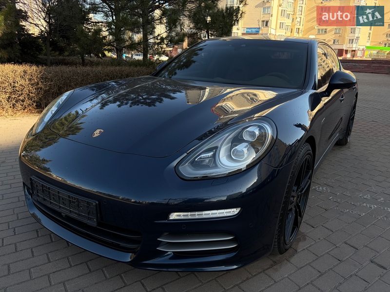 Фастбэк Porsche Panamera 2013 в Киеве
