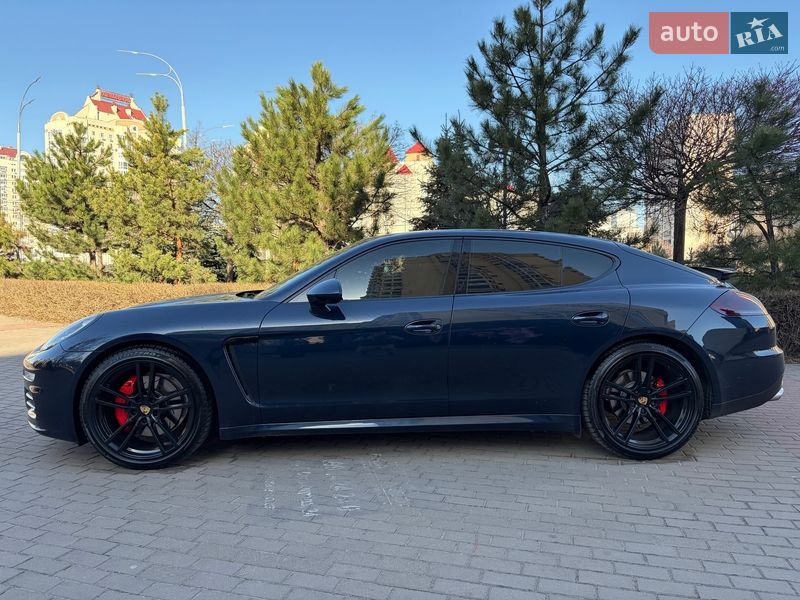 Фастбэк Porsche Panamera 2013 в Киеве