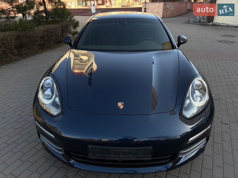 Фастбэк Porsche Panamera 2013 в Киеве