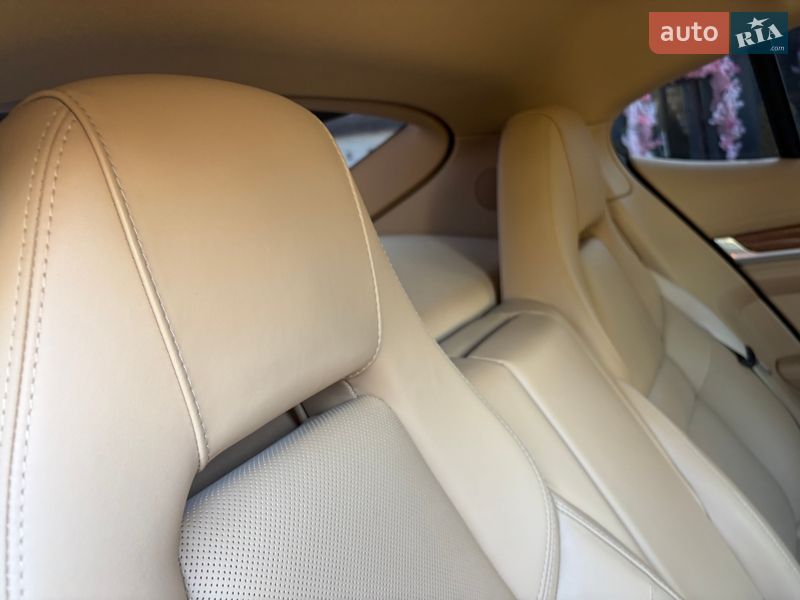 Фастбэк Porsche Panamera 2013 в Киеве