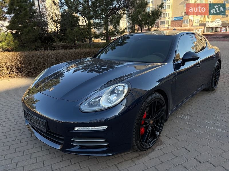 Фастбэк Porsche Panamera 2013 в Киеве