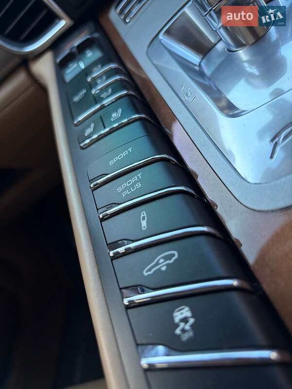 Фастбэк Porsche Panamera 2013 в Киеве