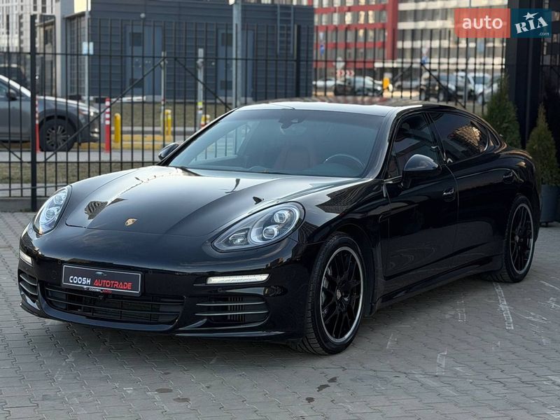 Фастбек Porsche Panamera 2013 в Києві