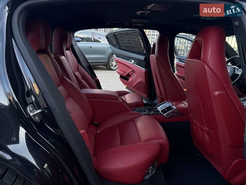 Фастбек Porsche Panamera 2013 в Києві