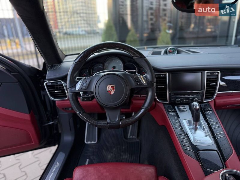 Фастбек Porsche Panamera 2013 в Києві