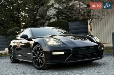 Фастбек Porsche Panamera 2018 в Львові
