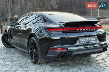 Фастбэк Porsche Panamera 2023 в Киеве