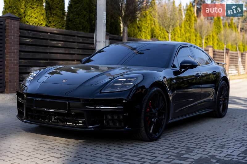 Фастбэк Porsche Panamera 2025 в Киеве