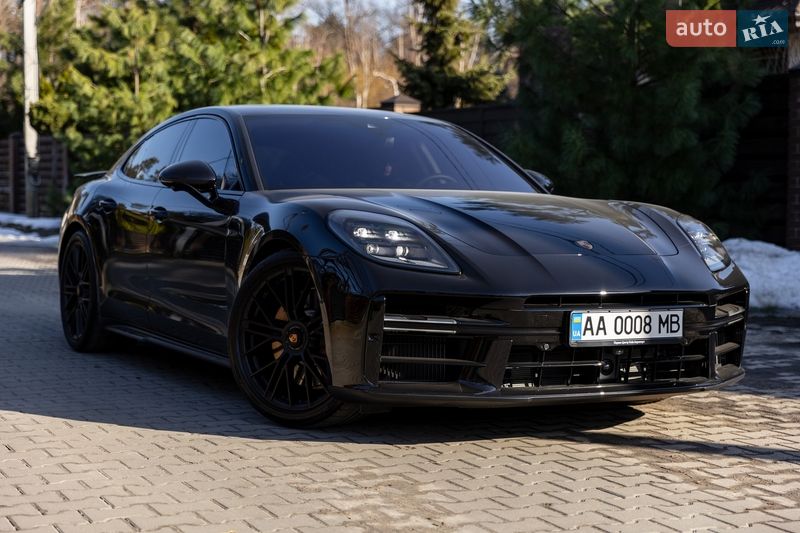 Фастбэк Porsche Panamera 2025 в Киеве
