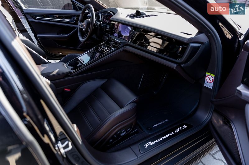 Фастбэк Porsche Panamera 2025 в Киеве