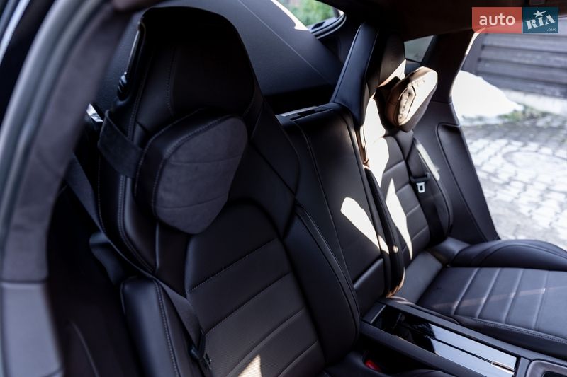 Фастбэк Porsche Panamera 2025 в Киеве