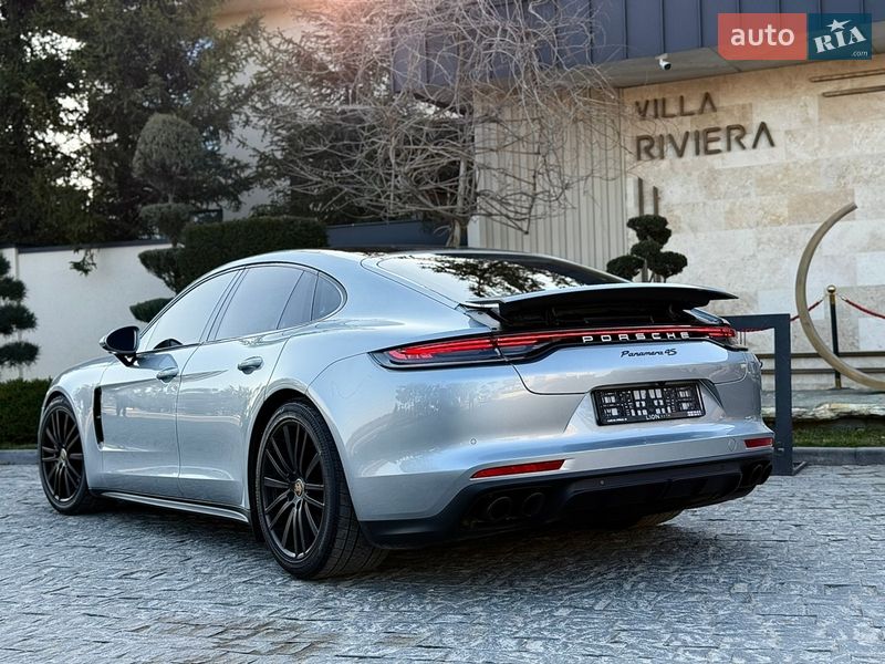 Фастбэк Porsche Panamera 2021 в Львове