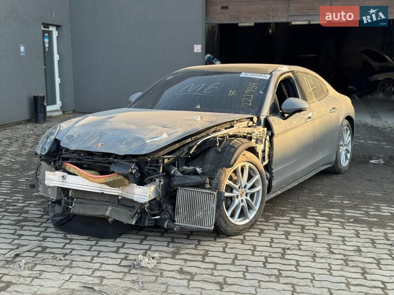 Фастбэк Porsche Panamera 2017 в Коломые
