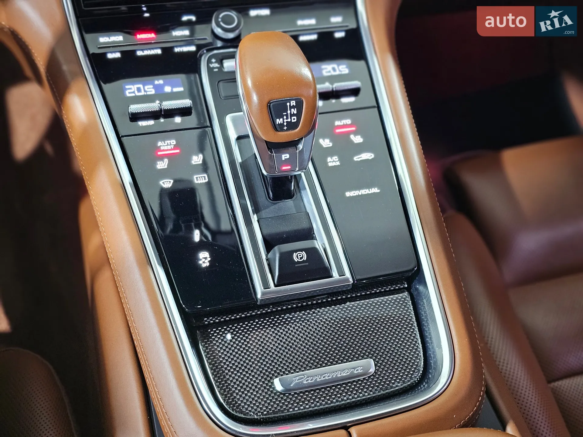 2017 Porsche Panamera - мініатюра 35