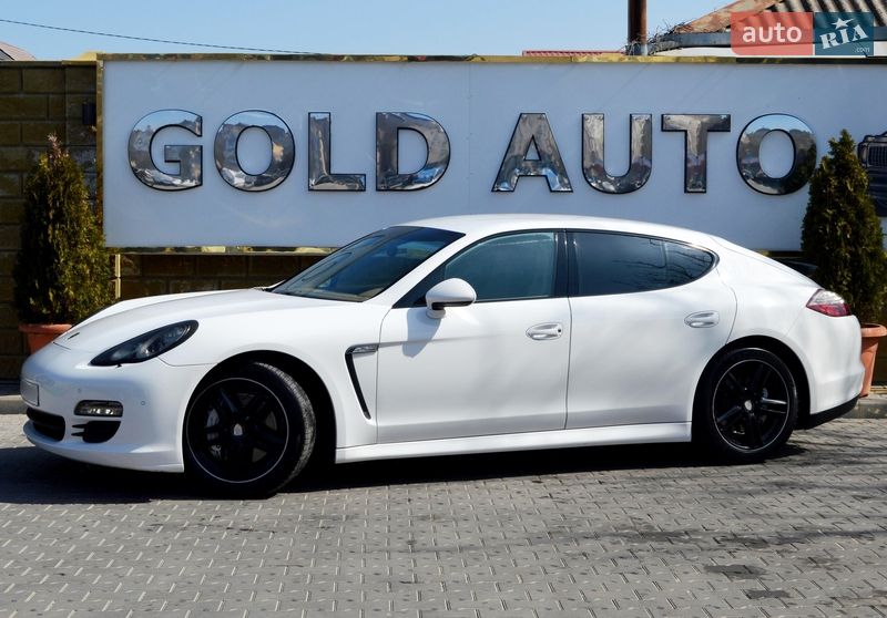 Фастбек Porsche Panamera 2011 в Одесі