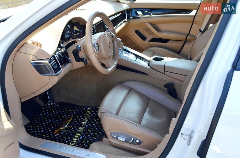 Фастбек Porsche Panamera 2011 в Одесі