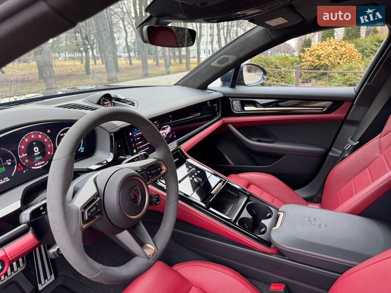Фастбэк Porsche Panamera 2024 в Киеве фото 10 Фастбэк Porsche Panamera 2024 в Киеве