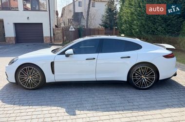 Фастбэк Porsche Panamera 2017 в Одессе
