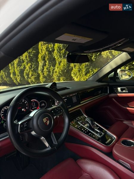 Фастбэк Porsche Panamera 2017 в Одессе