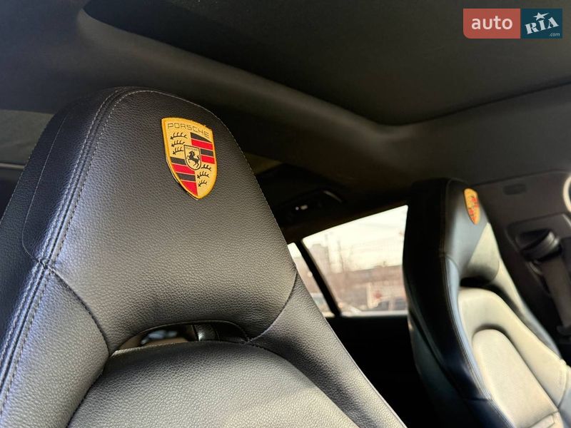 Фастбэк Porsche Panamera 2019 в Киеве