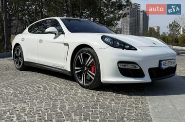 Фастбэк Porsche Panamera 2012 в Днепре