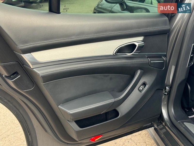 Фастбэк Porsche Panamera 2013 в Виннице