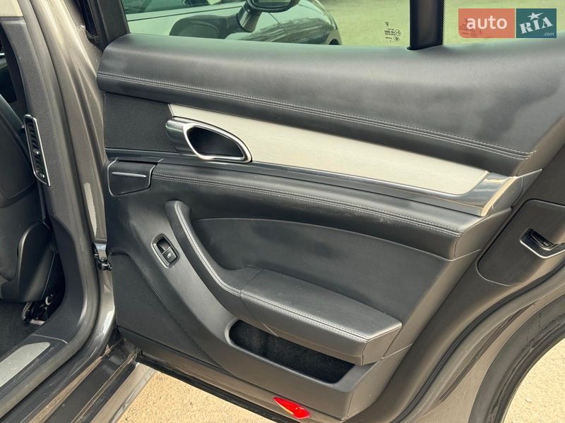 Фастбэк Porsche Panamera 2013 в Виннице