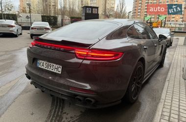 Фастбэк Porsche Panamera 2017 в Киеве