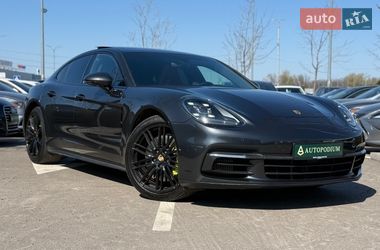 Фастбэк Porsche Panamera 2018 в Киеве