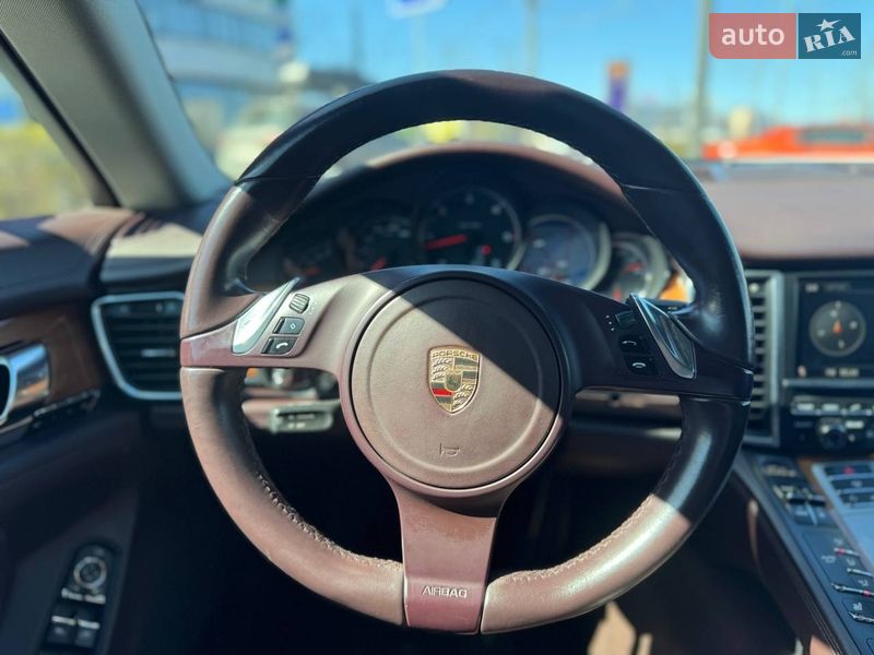Фастбек Porsche Panamera 2012 в Києві фото 17 Фастбек Porsche Panamera 2012 в Києві