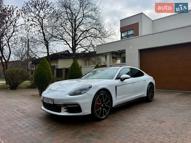 Фастбек Porsche Panamera 2017 в Києві