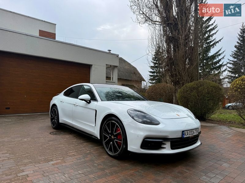 Фастбек Porsche Panamera 2017 в Києві
