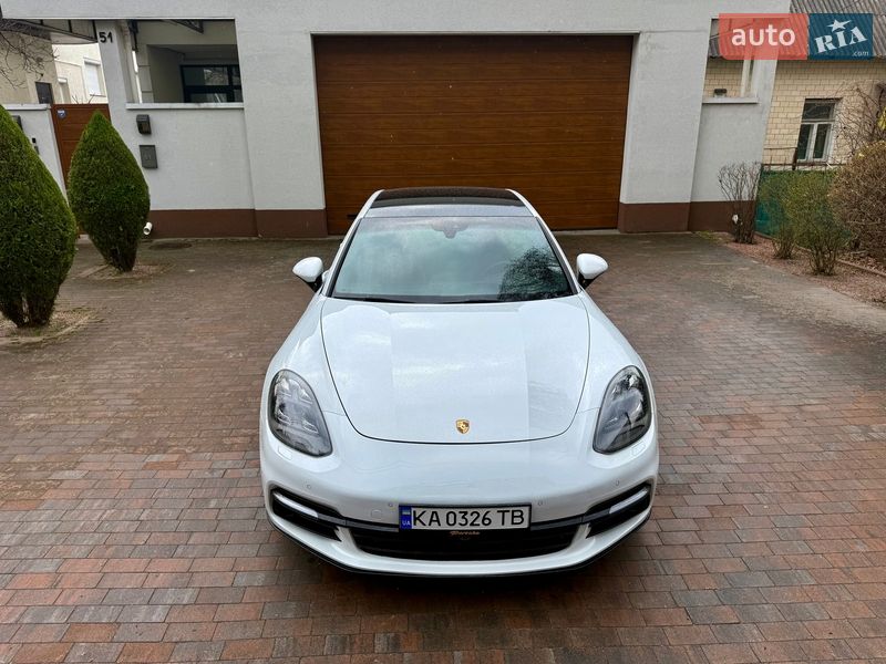 Фастбек Porsche Panamera 2017 в Києві