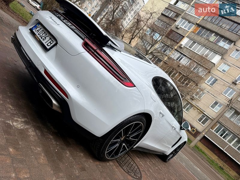 Фастбек Porsche Panamera 2017 в Києві
