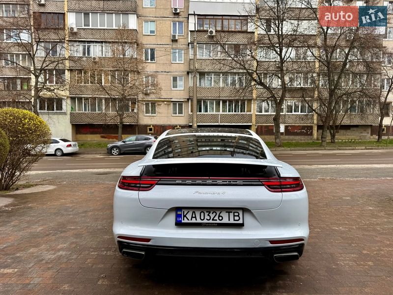 Фастбек Porsche Panamera 2017 в Києві