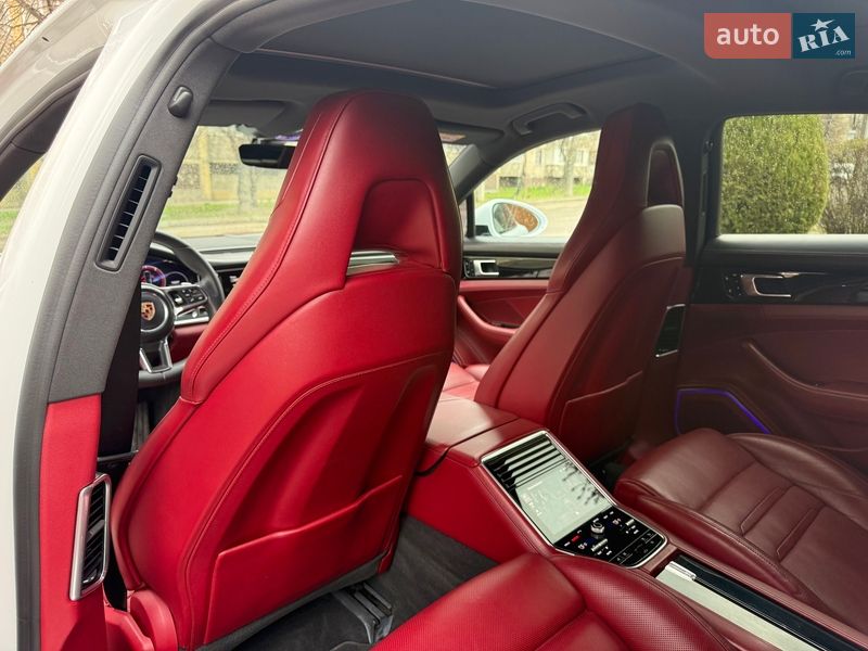 Фастбек Porsche Panamera 2017 в Києві