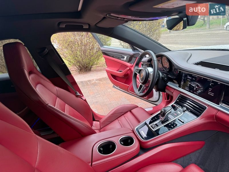 Фастбек Porsche Panamera 2017 в Києві