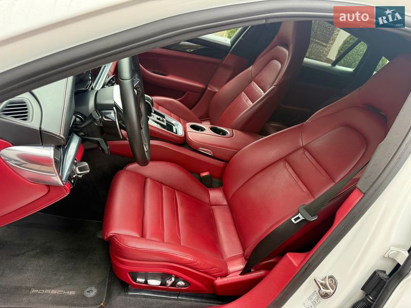 Фастбек Porsche Panamera 2017 в Києві