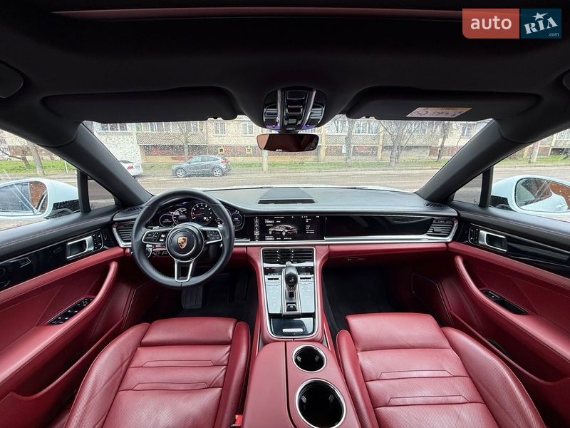 Фастбек Porsche Panamera 2017 в Києві
