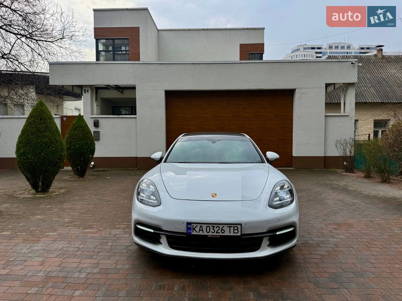 Фастбек Porsche Panamera 2017 в Києві