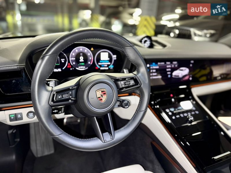 Фастбэк Porsche Panamera 2024 в Киеве фото 22 Фастбэк Porsche Panamera 2024 в Киеве