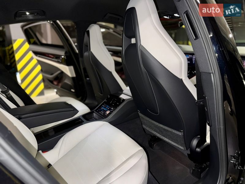 Фастбэк Porsche Panamera 2024 в Киеве фото 35 Фастбэк Porsche Panamera 2024 в Киеве